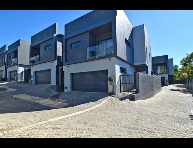 3 BEDROOM HOUSE FOR SALE IN EDENBURG